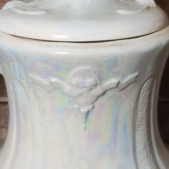 Loma of Arizona 1960's Footed Coffee/Hot Cocoa Pot - Server - Irridescent White - Picture 10 of 13